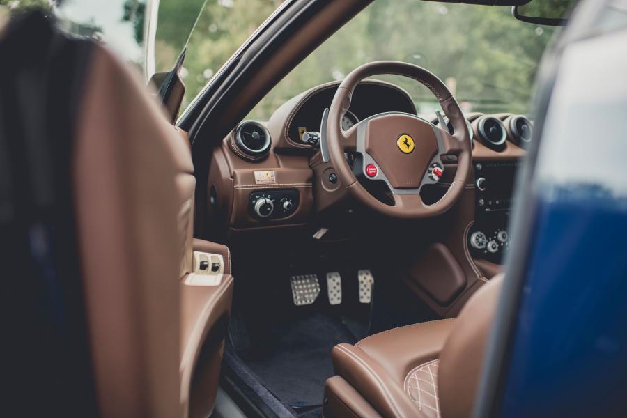 Интерьер Ferrari 612 Scaglietti Sessanta 2008 года  (фото 29 из 75)